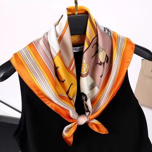 Mishu nhà máy trực tiếp chuyên nghiệp tùy chỉnh satin Shawl sang trọng 70*70cm hoa kỹ thuật số vuông hàng ngày mặc phụ nữ Polyester khăn - Product Image 3