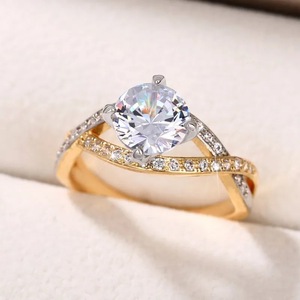 Anello di Fidanzamento a Quattro Punte Bicolore con Zirconi Intrecciati per Donne, Elegante Gioiello da Matrimonio - Product Image 6