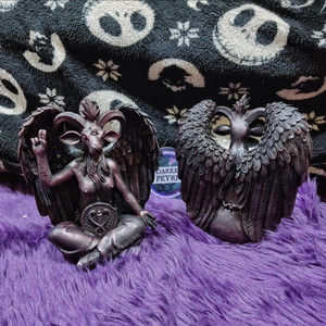 Sculpture de démon sorcier sombre de style Mid-Century Modern, Bafonte Zazen, Chèvre magique, Artisanat en résine, Ornement de maison, Marque Onr Vietnam - Product Image 4