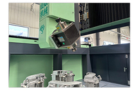 Centre d'usinage CNC 5 axes pour la fabrication de rampes d'escalier en bois massif, équipement de fraisage d'embouts, machine de travail du bois pour le traitement sur mesure du bois courbé