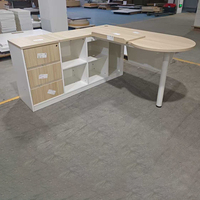 Mesa de Computadora Ergonómica para Consultorio Médico con Bandeja para Teclado, Gestión de Cables, Moderna, con Marco Metálico y Superficie de Madera para Hospital u Oficina