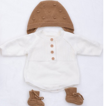 Blanco Un conjunto de ropa para muñecas