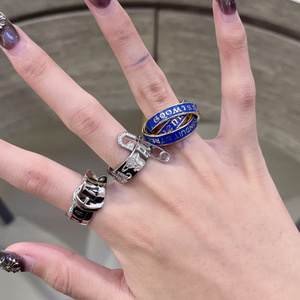 Anillo de tres aros con gema de estrella Empress Dowager Vivienne, diseño de letra en espiral, chapado en oro, joyería unisex de moda para parejas - Product Image 5