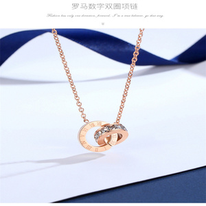 Collier court simple et tendance pour femme en acier titane à double anneau numérique romain, chaîne de clavicule, or rose 18 carats, argent - Product Image 4