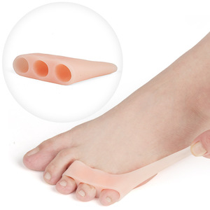 Attelle <span class=keywords><strong>de</strong></span> Correction pour Hallux Valgus en Gel Beige – Séparateur d'Orteils Durable, Respirant et Confortable pour Soulager la Douleur des Orteils Superposés, les Ampoules et les Cors - Product Image 1