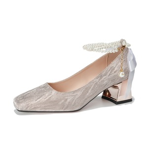 Zapatos de Tacón Alto con Punta Cuadrada y Correa en el Tobillo con Perlas, Modelo Mary Jane 5688M, Forro de Satén, Cómodos para Bodas - Product Image 4
