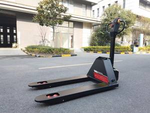 Transpaleta eléctrica completa de 2 toneladas y carretilla elevadora con batería de litio para uso en almacén - Product Image 3