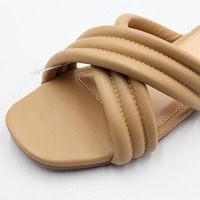 Nouvelles sandales plates pour femmes, sandales d'intérieur pour femmes, pantoufles et chaussures décontractées pour femmes en gros