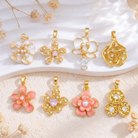 Pendentifs Breloques Fleur Plaqué Or - Pendentifs Collier Floraux en Émail et Nacre avec Perle et Strass CZ