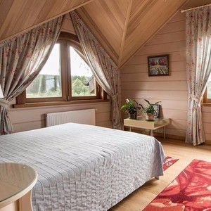 Abri de jardin en bois, style traditionnel, imperméable, pour rangement extérieur, traitement naturel sous pression, idéal pour la cour. - Product Image 3