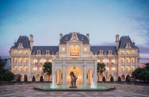 Revestimiento de Pared de Piedra Caliza Beige de Castillo Pulida y Sellada Personalizada para Exteriores para Villa - Product Image 5