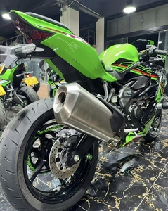 Moto Supersportive Kawasaki Ninja ZX-4R 2026 la plus vendue - Moteur 4 cylindres en ligne de 399 cm³, puissance 4 cylindres + ABS |   Expédition mondiale - Product Image 3