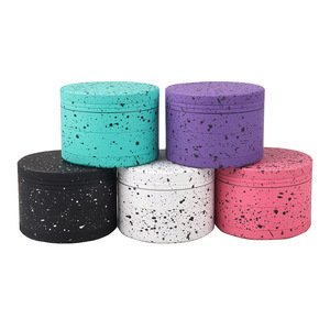 Molinillo de Aleación de Aluminio Metálico de 63 mm de Alta Calidad con Diseño Colorido para <span class=keywords><strong>Tabaco</strong></span>, Hierbas y <span class=keywords><strong>Pintura</strong></span> de Goma para Accesorios de Encendedores - Product Image 5