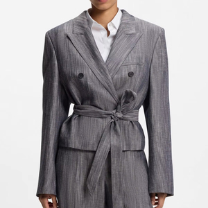 Blazer formel gris foncé texturé à rayures, croisé, ceinturé, court, à revers crantés, en mélange de lin, coupe ajustée - Product Image 2