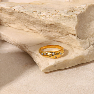 Anillo de acero de titanio INS, Red de viento, Estrella Roja completa, circón con incrustaciones de martillo, textura de diamante, estilo clásico, banda de boda de acero inoxidable - Product Image 4