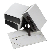 Boîte cadeau pliante de luxe écologique avec fermeture magnétique, impression UV dorée sur carton rigide, design personnalisé