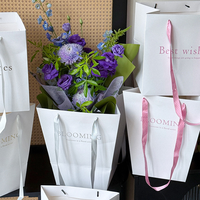 Vente en gros de sacs en papier de luxe pour bouquets de fleurs de la Saint-Valentin, nouveau design 2026, avec poignée en ruban
