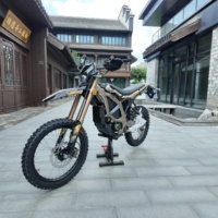Moto tout-terrain électrique Surron Ultra Bee 2026, 24,5 kW, 520 Nm, 74 V, 60 Ah, pour la conduite en tout-terrain et les sentiers d'aventure