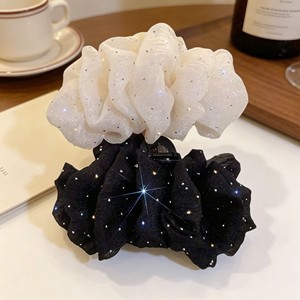 Pince à cheveux double face en maille ciel étoilé pour coiffure de princesse évasioniste avec nœud et pince requin à l'arrière de la tête. - Product Image 1
