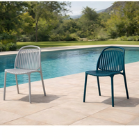 Chaise en plastique minimaliste verte à lattes pour restaurant décontracté intérieur et extérieur
