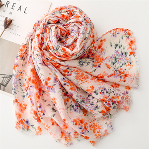 Nuevo Diseño, <span class=keywords><strong>Pañuelos</strong></span> y Bufandas de Viscosa con Estampado Floral de Alta Calidad, Proveedor de <span class=keywords><strong>Pañuelos</strong></span> Suaves Estampados - Product Image 2