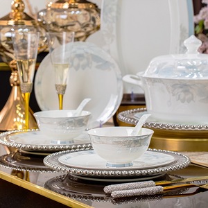 Juego de Platos y Tazones de Porcelana con Diseño Floral Happy Family de Jingdezhen, Vajilla de Lujo para el Hogar, Palillos para Bodas - Product Image 3