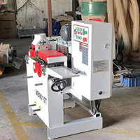 Machine à fabriquer des manches de pelle en bois rond