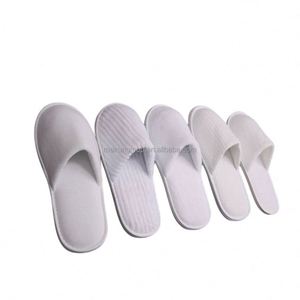 Chaussons d'hiver jetables lumineux pour hôtel, avec logo personnalisé et personnalisation, doublure en coton respirant pour usage en spa - Product Image 1