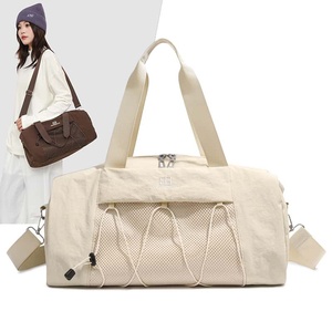 Bolsa Deportiva Oxford Unisex, Gran Capacidad, Cierre de Cremallera, Resistente al Agua, Forro de Malla, Bolsa de Viaje para Gimnasio, Marrón, Correa Ajustable - Product Image 2