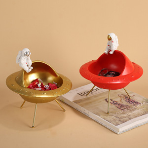 Ornement de rangement Astronaut en forme de cœur, boîte à bonbons rouge et or, porte-clés, boîte de rangement décorative pour salon, résines synthétiques - Product Image 1