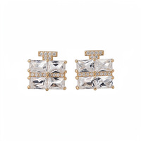 Boucles d'oreilles clips tendance pour femme, en laiton, avec zircon carré brillant, en forme de flacon de parfum, haut de gamme, sans perçage, vente chaude