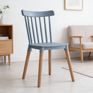 <span class=keywords><strong>Chaise</strong></span> de salle à manger au profil classique avec dossier à lattes et pieds en bois de hêtre, esthétique <span class=keywords><strong>scandinave</strong></span> moderne pour des applications polyvalentes - Product Image 1