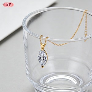 Collier en laiton plaqué or 18 carats avec pendentif zircon taille marquise et chaîne à maillons pour femme - Anniversaire - Product Image 3