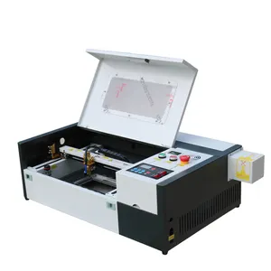 Draagbare Lange Garantie 40W/50W 2030 Co2 Laser Carving/Gravure Machine Voor Sieraden Plastic Schoenen Rubber Stempel