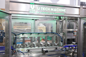 Machine de remplissage et de bouchage automatique de bouteilles en plastique PET de type linéaire 4-4-1 10L 500BPH pour laveuse à eau, 5 <span class=keywords><strong>litres</strong></span> d'huile - Product Image 3