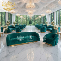 Canapé moderne en velours deux places pour mariages, hôtels, fêtes et événements culinaires - Décoration de salon et de réception