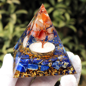 Ornement en cube d'époxy cristallin avec inclusions de lapis-lazuli et d'agate, décoration d'intérieur, artisanat de bureau, cadeau - Product Image 2