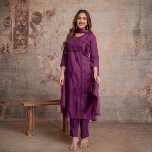 Conjunto de traje Salwar morado de algodón hasta la rodilla con bordado y dupatta, ropa étnica tradicional para mujer, estilo informal de India y Pakistán - Product Image 1