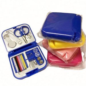 Kit de Costura Portátil Personalizado para Viaje, Mini Estuche con Tijeras, Agujas, Hilo, Botones, Almacenamiento Compacto Plegable de Plástico con Patrón de Alfabeto - Product Image 2