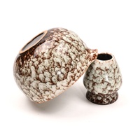 Ensemble deux pièces bol à matcha et fouet en céramique de grès de style japonais, émaillé réactif et à effet de four, de la dynastie Song, pour la cérémonie du thé