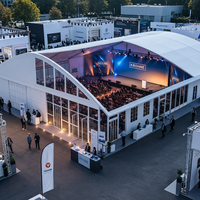 Tente de conférence de luxe en aluminium de 35 m de large pour les réunions de resort, les réceptions et les espaces d'accueil VIP