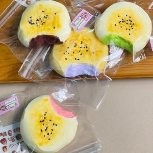 Nouvelle série de jouets moelleux réalistes de 7 cm, série de pâtisseries croustillantes délicieuses, jouet anti-stress, cadeau pour enfants et adultes, améliore l'humeur - Product Image 1