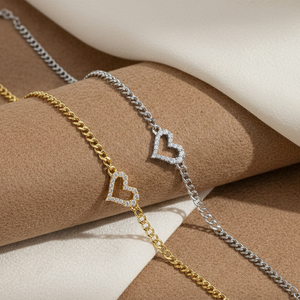 Gioiello Artigianale in Argento Sterling 925 per San Valentino, Bracciale con Charm a Forma <span class=keywords><strong>di</strong></span> Cuore Placcato Oro 18k, Moissanite Vvs1 e Catena Cubana - Product Image 1