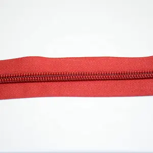 Vendita in fabbrica yiwu prezzo rosso 5 # personalizzato lungo bobina di Nylon cerniera rotoli per borse e indumenti