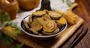 Irisan Herbal Rhubarb Cina Da Huang Produk Tanaman Herbal Cina Herbal Berkualitas Tinggi Akar Herbal Cina Harga Grosir