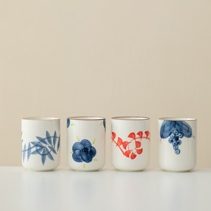 Tasses en céramique faites à la main, design floral, style oriental, ensemble cadeau pour la maison - Product Image 1