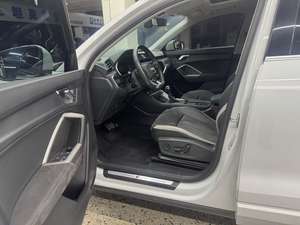 <span class=keywords><strong>Audi</strong></span> <span class=keywords><strong>Q3</strong></span> 35 TFSI Euro VI <span class=keywords><strong>2022</strong></span>, <span class=keywords><strong>SUV</strong></span> Turbo de Gasolina, Modelo Moderno y Dinámico, 28000 km, Exterior Blanco, Auto Usado, Rines R18 - Product Image 3