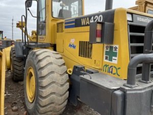 Chargeuse sur pneus Komatsu WA420-3 d'occasion, Japon, d'origine, équipement de construction hydraulique, pompe moteur, 100% prêt, faible nombre d'heures - Product Image 6