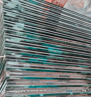 Verre feuilleté sur mesure, de forme personnalisée, pour cloisons de salle de bain d'hôtel et décoration extérieure, avec protection contre le vent