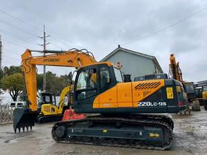 Excavatrice sur chenilles Hyundai 220-9s d'occasion, modèle 2018, poids opérationnel de 20 tonnes, capacité de la benne de 0,8 m3, équipement de base inclus, stock de bonne qualité - Product Image 4